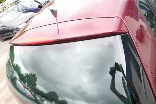 VW Polo 9N Fun Heckklappe Kofferraumklappe Klappe hinten Scheibe rot LC3R (176355)