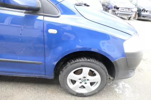 VW Fox 5Z Kotflügel vorne rechts blau LL5M