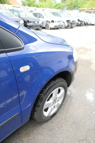 VW Fox 5Z Kotflügel vorne rechts blau LL5M (176369)