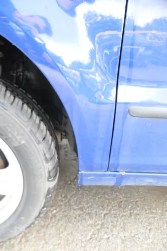 VW Fox Kotflügel vorne links blau LL5M (176372)