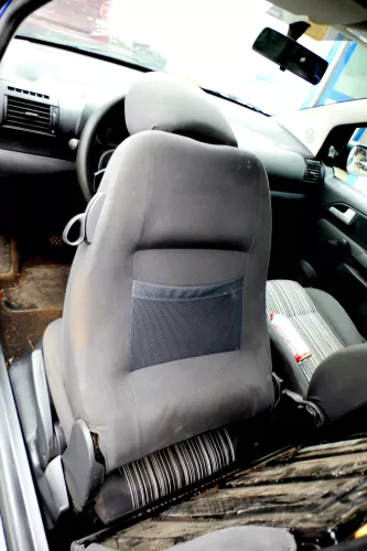 VW Fox Sitz Fahrersitz vorne links OHNEAirbag höhenverstellbar (176382)