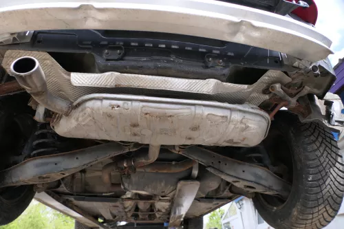 Audi A3 8P Auspuff Endschalldämpfer hinten 1,6  Motor BAG BLP BLF Mittelschal (176537)