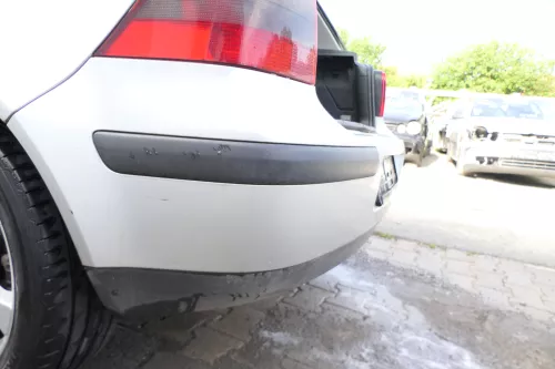 VW Golf 4 Limousine Stoßstange hinten Heckstoßstange Stoßfänger silber LA7W (176617)