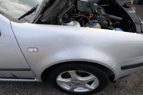 VW Golf 4 Kotflügel vorne rechts silber LA7W