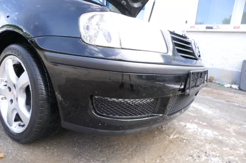 VW Polo 6N2 Stoßstange vorne Frontstoßstange Stoßfänger schwarz L041 + Grill (176638)