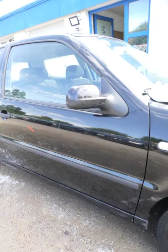 Polo 6N 6N2 Tür vorne rechts Beifahrertür 2/3-Türer schwarz L041 ohne Anbauteile (176641)