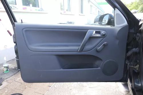 1x VW Polo 6N2 Türverkleidung Verkleidung Tür vorne links 2/3-Türer off-black