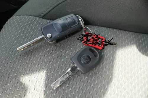 Seat Altea 5P Zündschloß Schloß Zündung 2x Schlüssel + Türschloß links (176766)