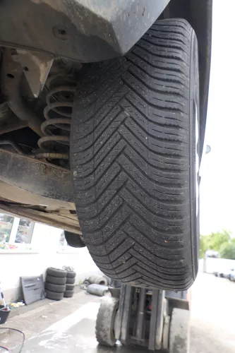 4x Seat Altea 5P Alufelgen 205/65R16 94H Winterreifen Reifen 2x 5mm  5P0601025B (176790)