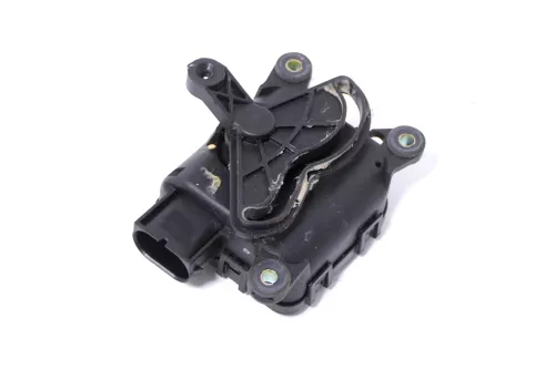 Audi A6 4B Stellmotor für Zentralklappe Klimaanlage 4B1820511C - links (176887)