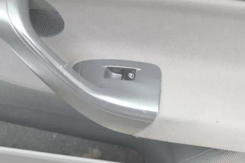 1x VW Golf 5 2/3-Türer Türverkleidung Verkleidung Tür vorne rechts (176904)