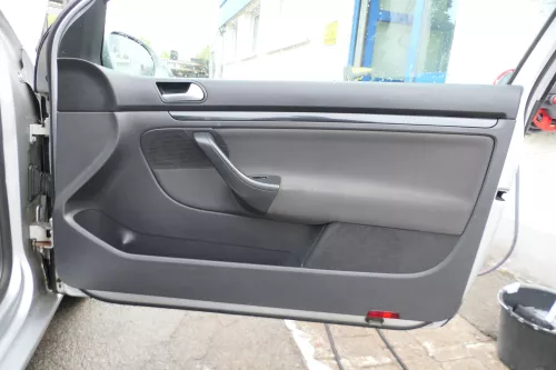 1x VW Golf 5 2/3-Türer Türverkleidung Verkleidung Tür vorne rechts