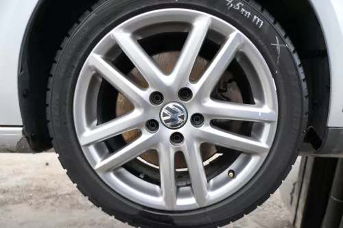 1x Felge Alufelge original Golf 5 6 Touran 7jx17H2 ET54 1K0601025AF 1K0601025DD