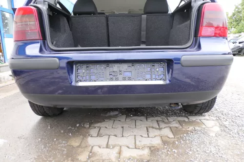 VW Golf 4 Limousine Stoßstange hinten Heckstoßstange Stoßfänger blau LB5N