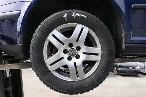 4x Golf 4 Bora Alufelgen Felgen 195/65 R15 Winterreifen Reifen 1J0601025Q 6-7mm (177103)
