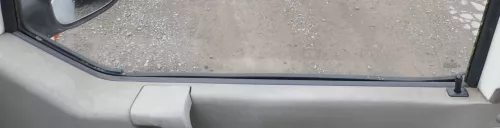 VW T4 Schaftdichtung Fenster Dichtung an Tür Scheibe vorne rechts - INNEN an Tür