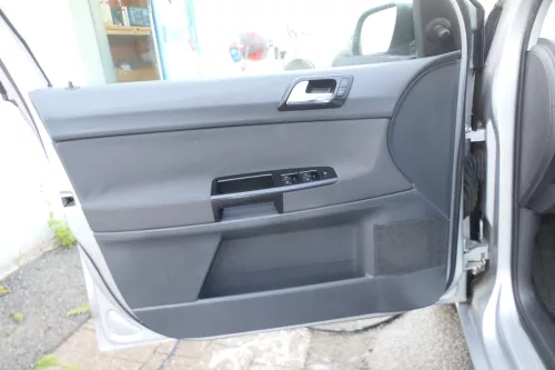 1x VW Polo 9N 9N3 Türverkleidung Verkleidung Tür vorne links  4/5-Türer dunkel