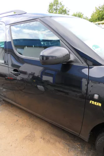 Skoda Roomster 5J Tür vorne rechts Beifahrertür schwarz LF9R (ohne Anbauteile) (177394)