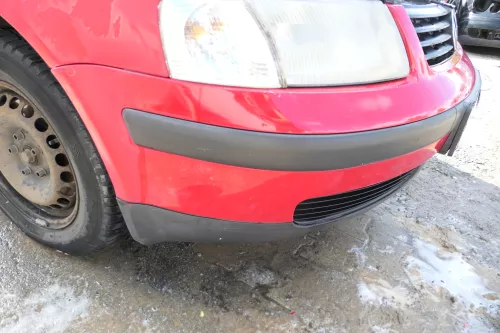 VW Passat 3B Stoßstange vorne Frontstoßstange Stoßfänger rot LY3D + Grill (177565)