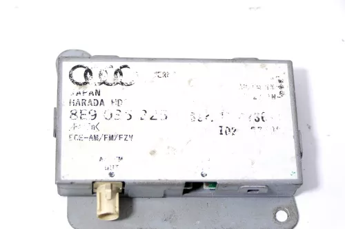 Audi A4 8E B6 Avant Antenne 8E9035225 original Verstärker Antennenverstärker (177574)