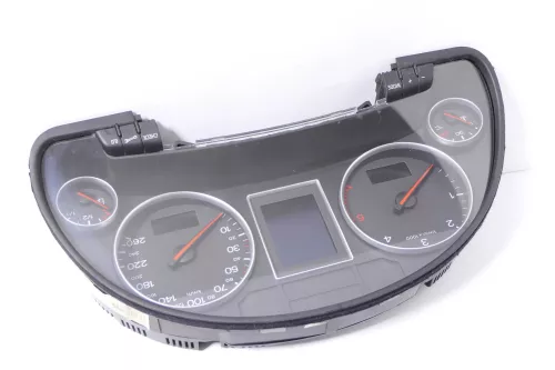 Audi A4 8E B6 Tacho Tachometer Kombiinstrument 8E0920900G 294.000KM TDI Diesel (177581)