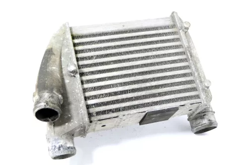 Audi A6 8E B6 B7 Ladeluftkühler Ladeluft Kühler 8E0198806A rechts 6 Zylinder Öl
