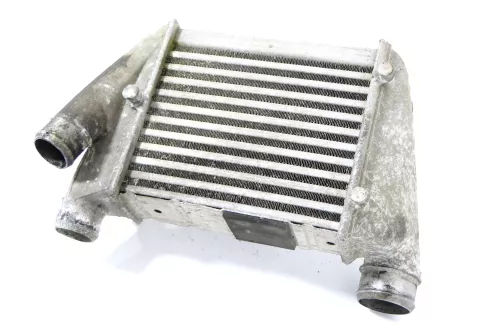 Audi A6 8E B6 B7 Ladeluftkühler Ladeluft Kühler 8E0198806A rechts 6 Zylinder Öl (177584)