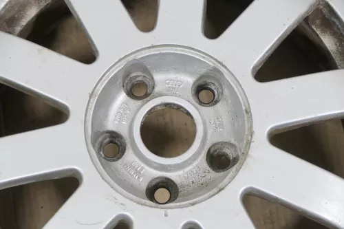 1x Audi A4 A6 Alufelge original 8D0601025P 6j x16H2 ET40 SL1347 Speedline (177601)