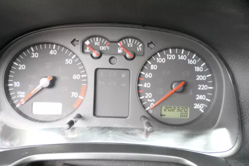 VW Golf 4 Tacho Tachometer Kombiinstrument 202.000km 1J0920801B 1,6 (177640)