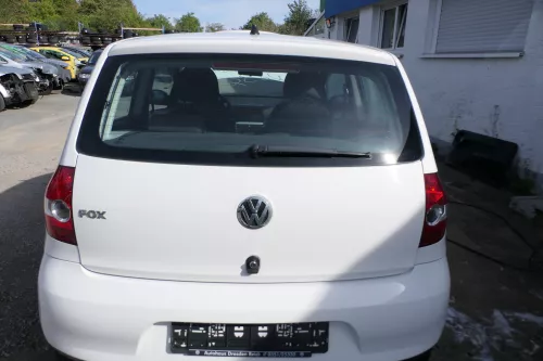 Fox 5Z Heckklappe Kofferraumklappe Klappe hinten +Scheibe weiß LB9A