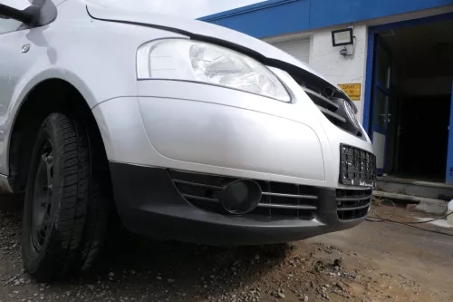 VW Fox 5Z Stoßstange vorne Stoßfänger silber LA7W mit Grill (177672)