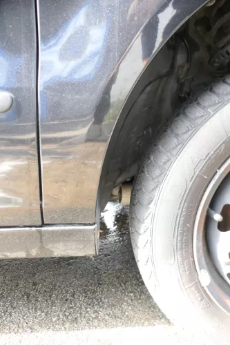 VW Fox 5Z Kotflügel vorne rechts schwarz LC9Z (177680)