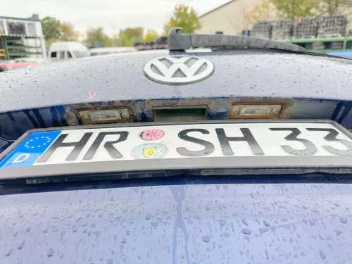 VW Touran 1T Heckklappe Kofferraumklappe hinten blau LB5N mit Scheibe -Rost (177789)