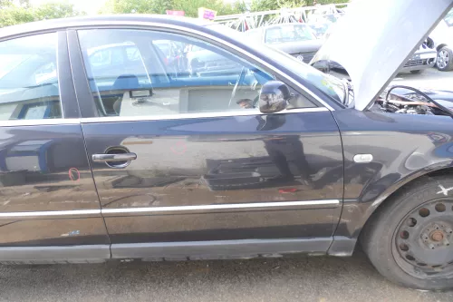 Passat 3B 3BG Kombi + Limo Tür vorne rechts Beifahrertür schwarz LC9Z Chrom ohne