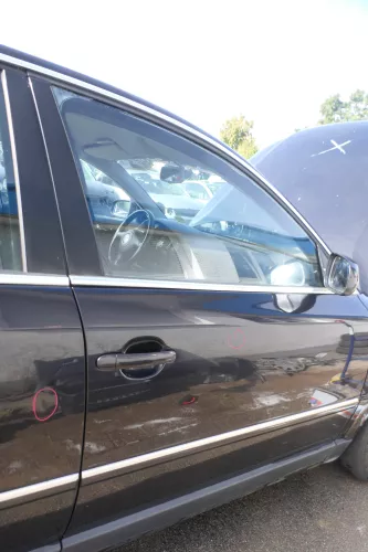 Passat 3B 3BG Kombi + Limo Tür vorne rechts Beifahrertür schwarz LC9Z Chrom ohne (177866)