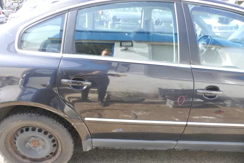 Passat 3B 3BG Limousine Tür hinten rechts schwarz LC9Z - ohne Anbauteile -Chrom
