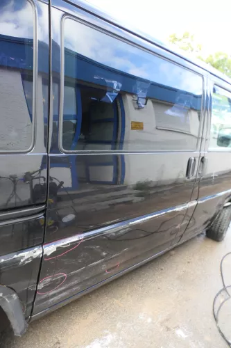 T4 Transporter Tür rechts Schiebetür mit Scheibe Multivan Caravelle schwarz LC9Z (177904)