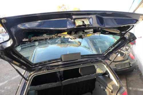 VW Polo 6N Heckklappe Klappe hinten Kofferraumklappe mit Scheibe blau LC5H (178009)