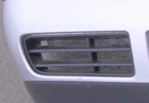 1x VW Golf 4 nur Gitter Abdeckung in Stoßstange vorne rechts vorn