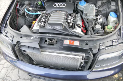 Audi A6 4B Schloßträger für Kühler Rahmen Träger 4B0805588L 3,0
