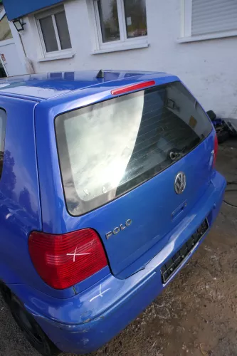 Polo 6N2 Heckklappe Klappe hinten Kofferraumklappe blau LW5Z Scheibe (178380)