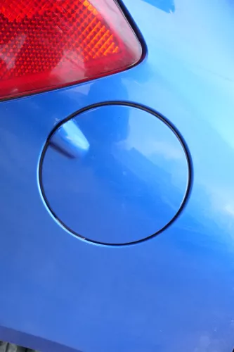 Skoda Fabia 5J Limousine Tankdeckel Deckel Tank Tankverschluß blau LF5W
