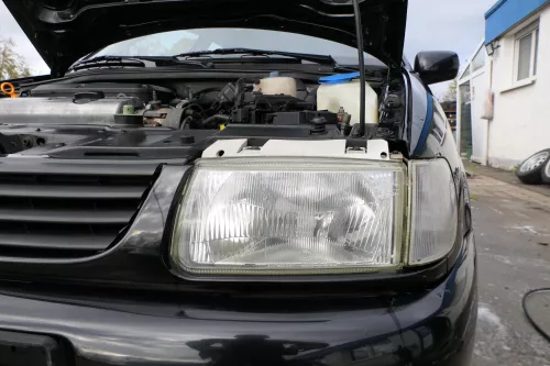 Polo 6N Stoßstange vorne breite Styling XXL Frontstoßstange schwarz L041 +Gitter (178649)