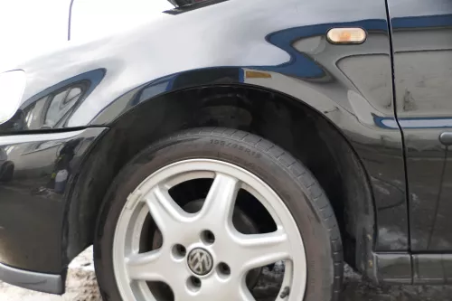 VW Polo 6N 6N1 Kotflügel vorne links schwarz L041 (178650)