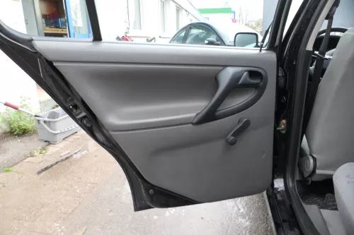 1x Polo 6N Türverkleidung Verkleidung Tür hinten links 4/5-Türer grau Griff