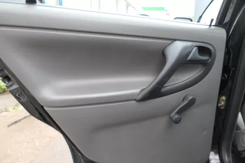 1x Polo 6N Türverkleidung Verkleidung Tür hinten links 4/5-Türer grau Griff (178653)