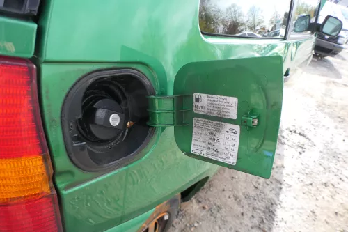 VW Lupo Seat Arosa Tankdeckel Deckel Tank Tankverschluß grün LW6Z (178677)