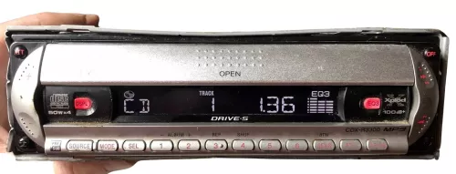 VW Golf 4 Bora T5 T4 Radio Sony CD USB CDX-R3300   MP3 (178686)