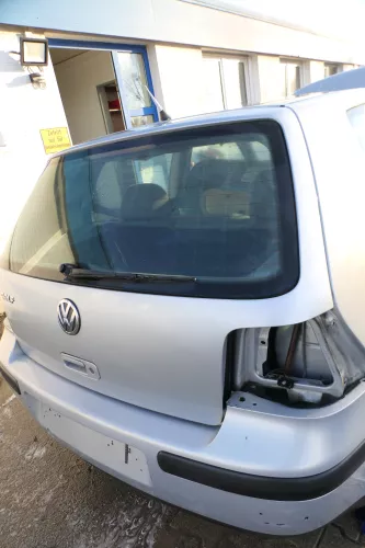 VW Golf 4 Limousine Heckklappe Kofferraumklappe Klappe hinten silber LB7Z ohnAnb (178831)