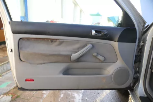 1x VW Golf 4 Türverkleidung Verkleidung Tür vorne links grau 2/3-Türer